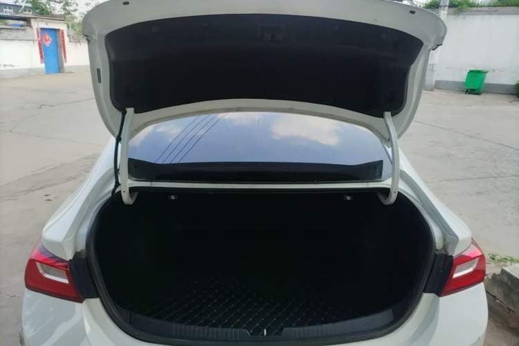 Used Chevrolet Malibu XL 2017 1.5T Automatic Ruichi Edition Trunk