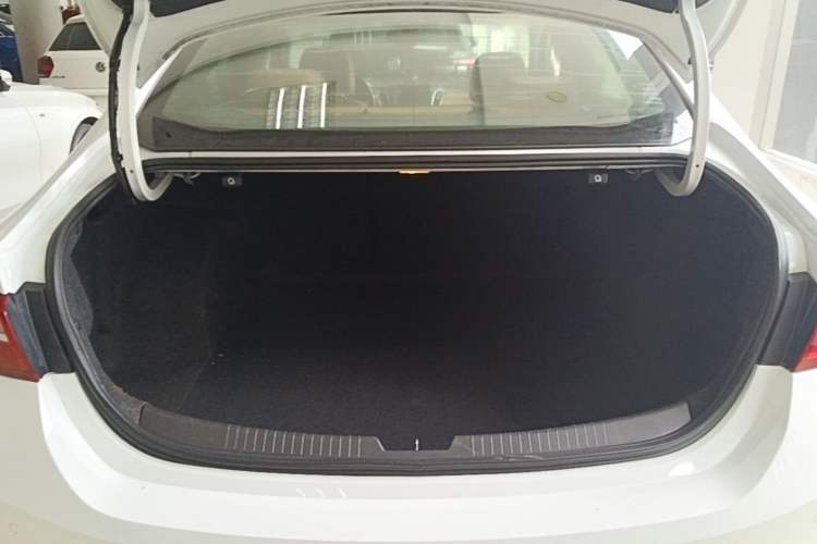 Used Chevrolet Malibu XL 2017 1.5T Automatic Ruichi Edition Trunk