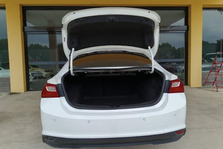 Used Chevrolet Malibu XL 2017 1.5T Automatic Ruichi Edition Trunk