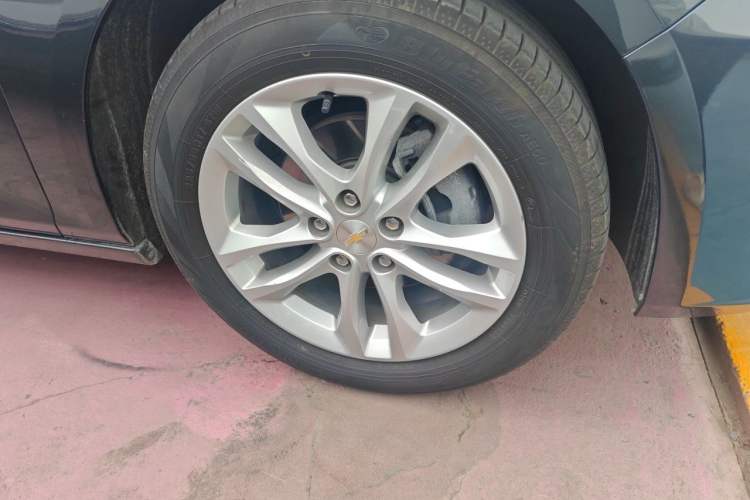 Used Chevrolet Malibu XL 2018 530T Automatic Ruiyi Edition Right Front Wheel Hub