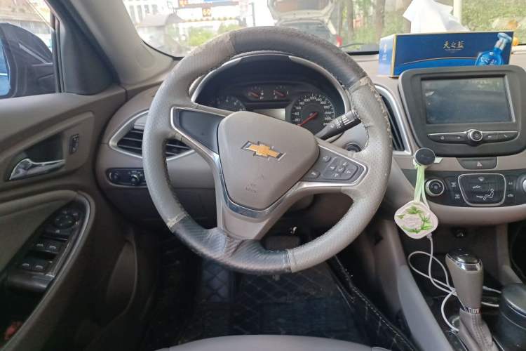 Used Chevrolet Malibu XL 2018 530T Automatic Luxury Edition Steering Wheel