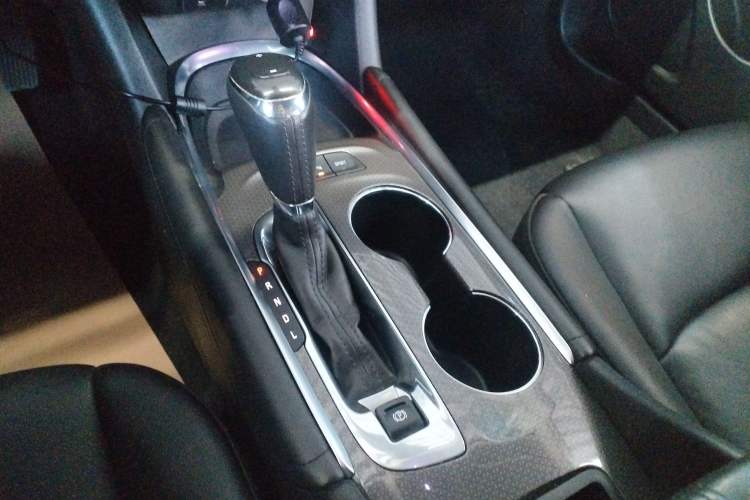 Used Chevrolet Malibu XL 2018 530T Automatic RuiChi Edition Gear Lever