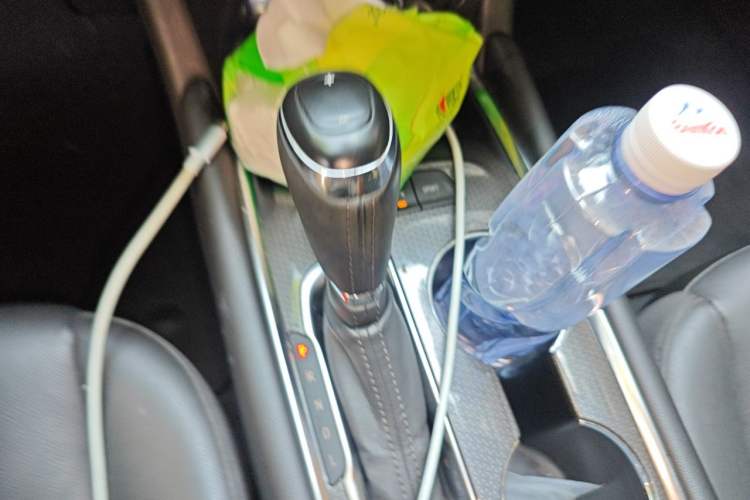 Used Chevrolet Malibu XL 2018 530T Automatic RuiChi Edition Gear Lever