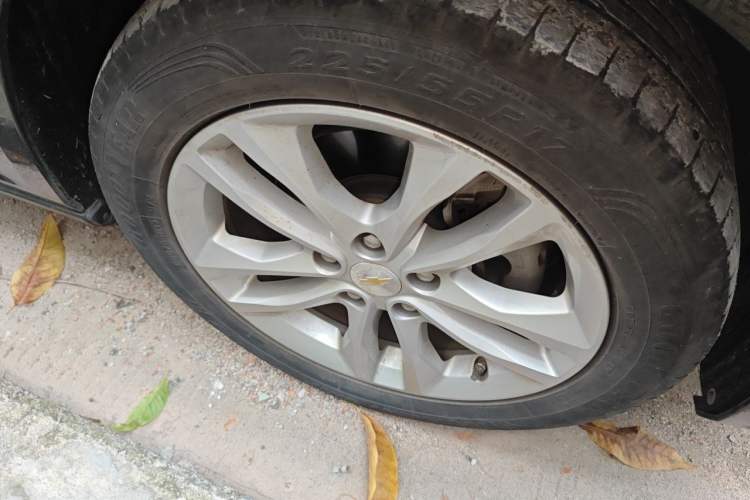 Used Chevrolet Malibu XL 2018 530T Automatic RuiChi Edition Right Front Wheel Hub