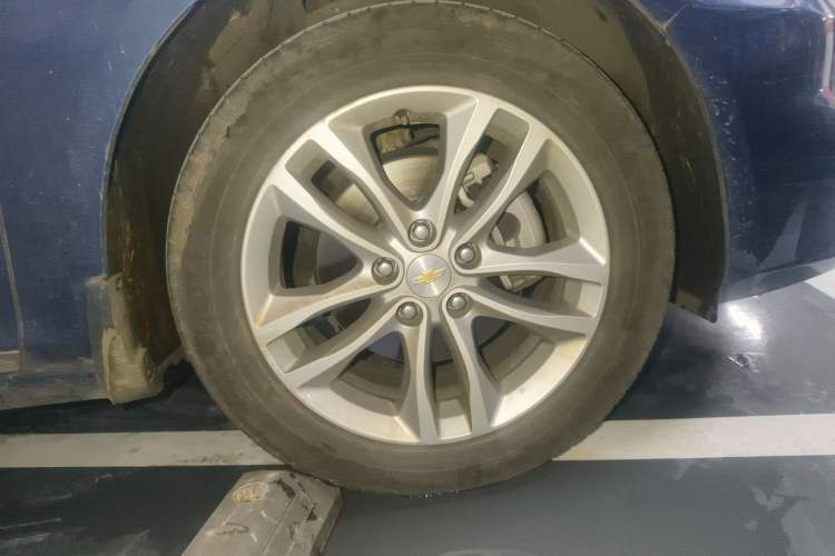 Used Chevrolet Malibu XL 2018 530T Automatic RuiChi Edition Right Front Wheel Hub
