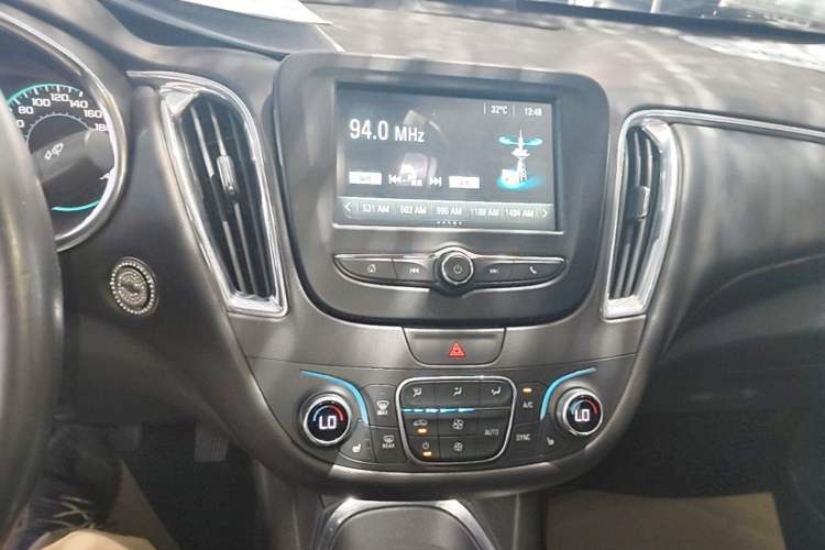 Used Chevrolet Malibu XL 2018 530T Automatic RuiChi Edition Audio And AC Panel