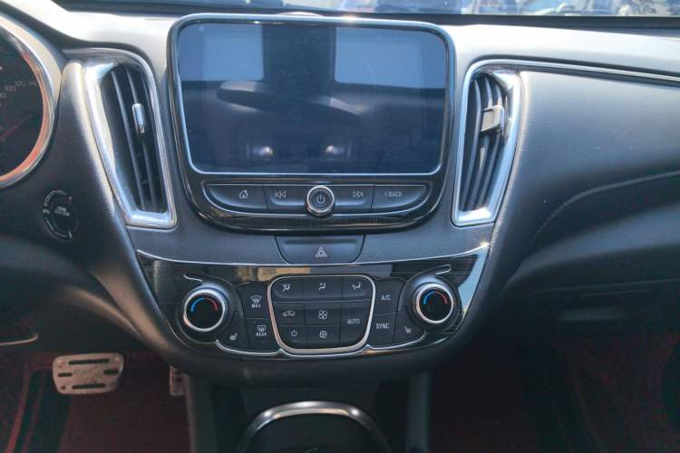 Used Chevrolet Malibu XL 2018 530T Automatic Ruiyi Edition Audio And AC Panel