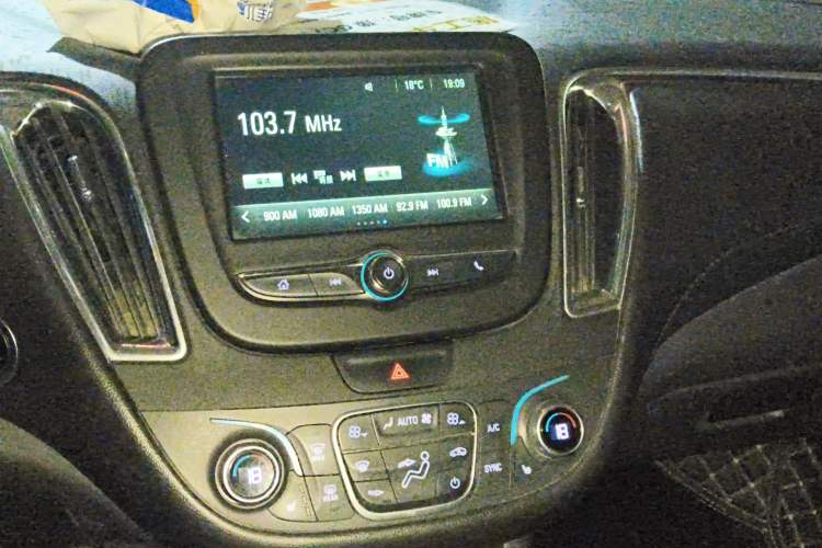 Used Chevrolet Malibu XL 2018 530T Automatic RuiChi Edition Audio And AC Panel