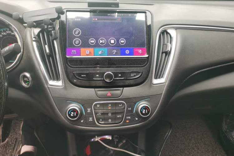 Used Chevrolet Malibu XL 2018 530T Automatic RuiChi Edition Audio And AC Panel