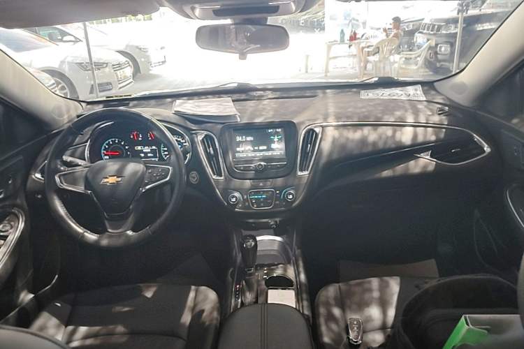 Used Chevrolet Malibu XL 2018 530T Automatic RuiChi Edition Center Console
