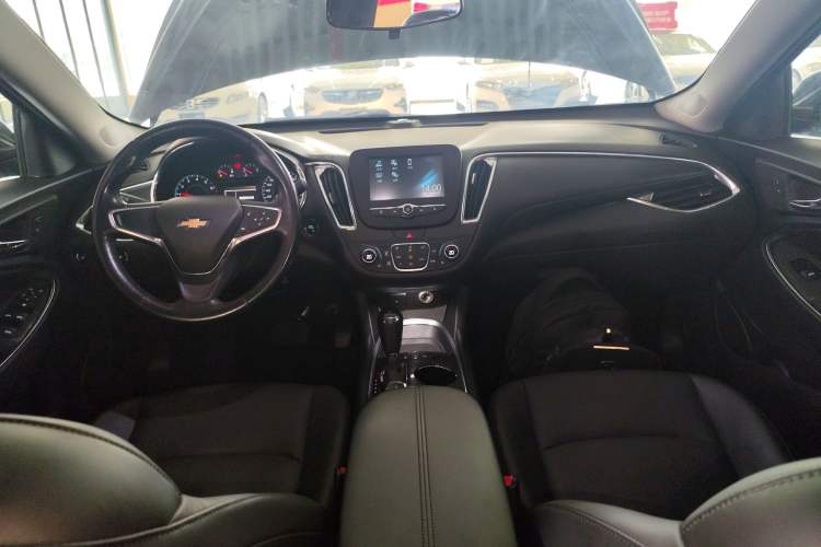 Used Chevrolet Malibu XL 2018 530T Automatic RuiChi Edition Center Console