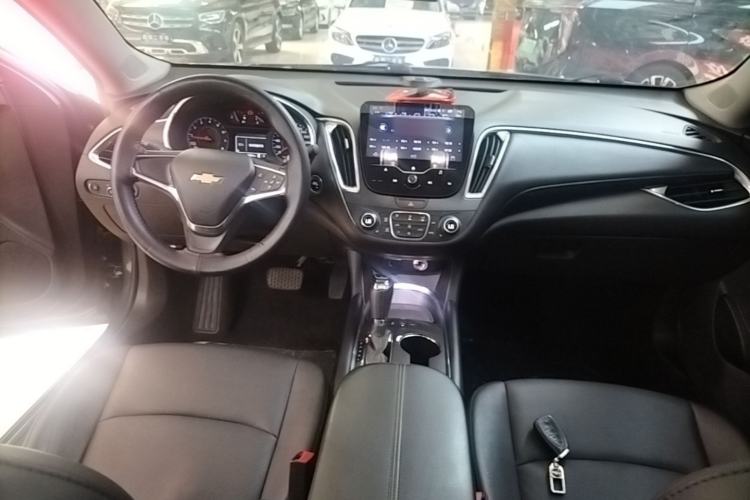 Used Chevrolet Malibu XL 2018 530T Automatic RuiChi Edition Center Console