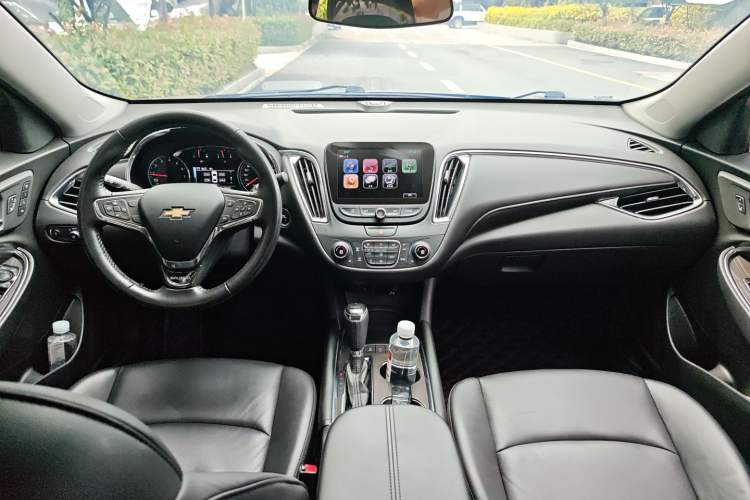 Used Chevrolet Malibu XL 2018 530T Automatic Ruiyi Edition Center Console