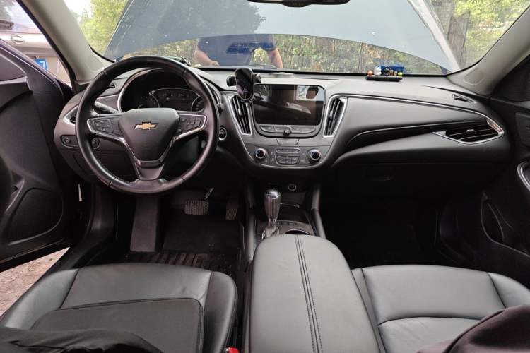 Used Chevrolet Malibu XL 2018 530T Automatic Ruiyi Edition Center Console