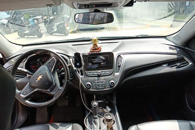 Used Chevrolet Malibu XL 2018 530T Automatic Ruiyi Edition Center Console