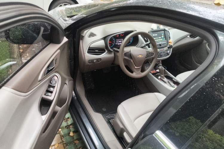 Used Chevrolet Malibu XL 2018 530T Automatic Luxury Edition Driver Seat