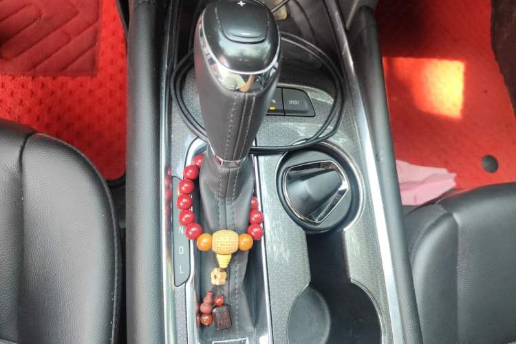 Used Chevrolet Malibu XL 2018 530T Automatic RuiChi Edition Gear Lever