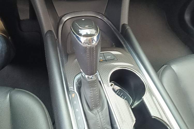 Used Chevrolet Malibu XL 2018 530T Automatic RuiChi Edition Gear Lever