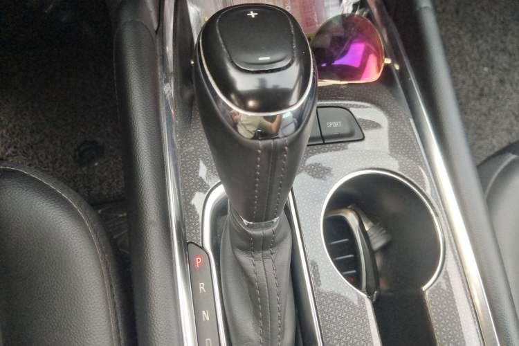 Used Chevrolet Malibu XL 2018 530T Automatic Ruiyi Edition Gear Lever
