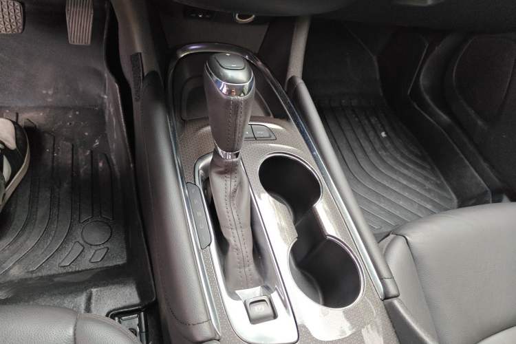 Used Chevrolet Malibu XL 2018 530T Automatic Ruiyi Edition Gear Lever