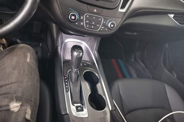 Used Chevrolet Malibu XL 2018 530T Automatic RuiChi Edition Gear Lever