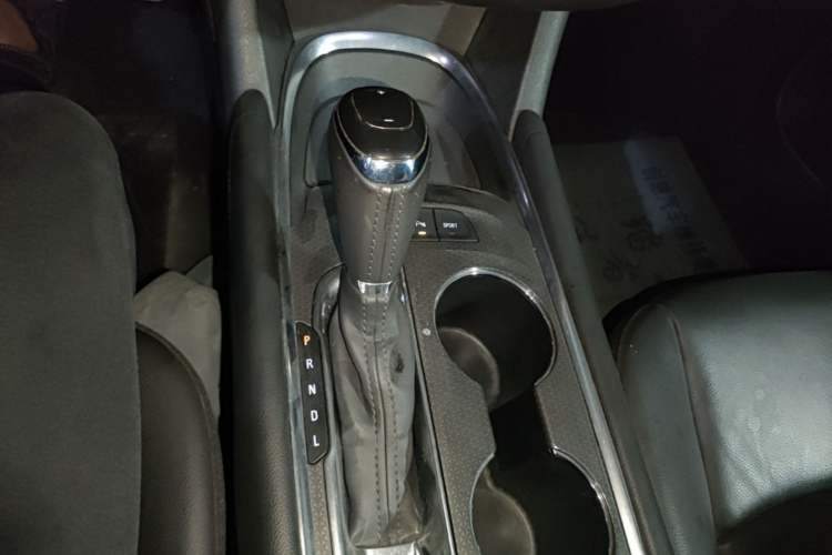 Used Chevrolet Malibu XL 2018 530T Automatic RuiChi Edition Gear Lever