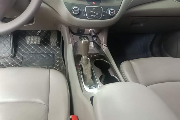 Used Chevrolet Malibu XL 2018 530T Automatic Luxury Edition Gear Lever