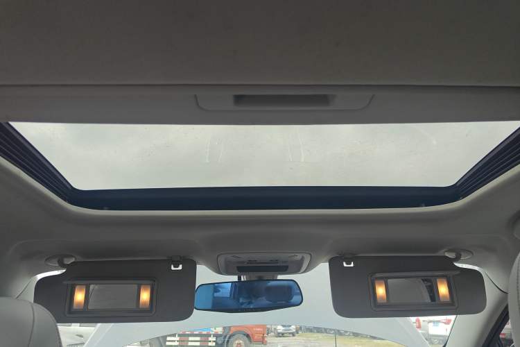 Used Chevrolet Malibu XL 2018 530T Automatic Luxury Edition Headliner