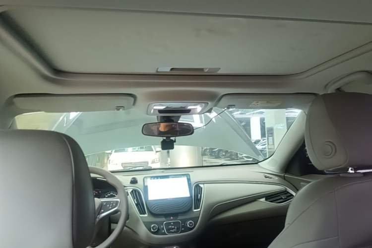 Used Chevrolet Malibu XL 2018 530T Automatic Luxury Edition Headliner