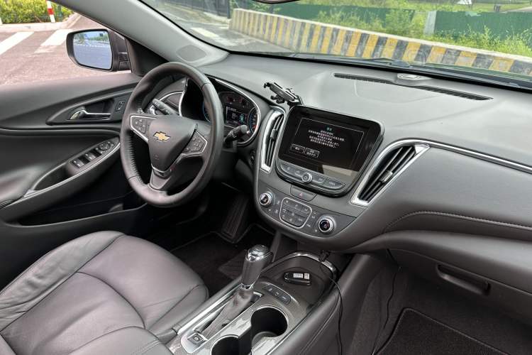 Used Chevrolet Malibu XL 2018 530T Automatic Ruiyi Edition Interior 4