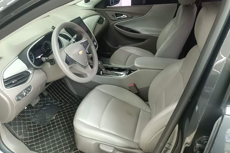 Used Chevrolet Malibu XL 2018 530T Automatic Luxury Edition Left Front Seat