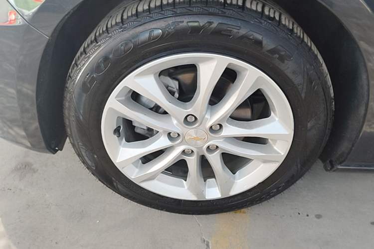 Used Chevrolet Malibu XL 2018 530T Automatic RuiChi Edition Left Front Wheel Hub