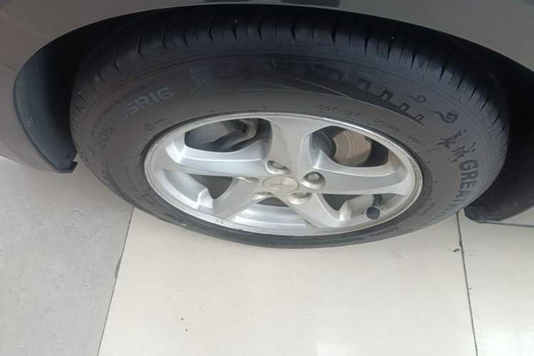 Used Chevrolet Malibu XL 2018 530T Automatic Luxury Edition Left Front Wheel Hub
