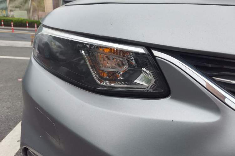 Used Chevrolet Malibu XL 2018 530T Automatic Ruiyi Edition Right Front Headlight
