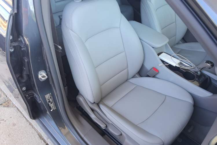Used Chevrolet Malibu XL 2018 530T Automatic Luxury Edition Right Front Seat