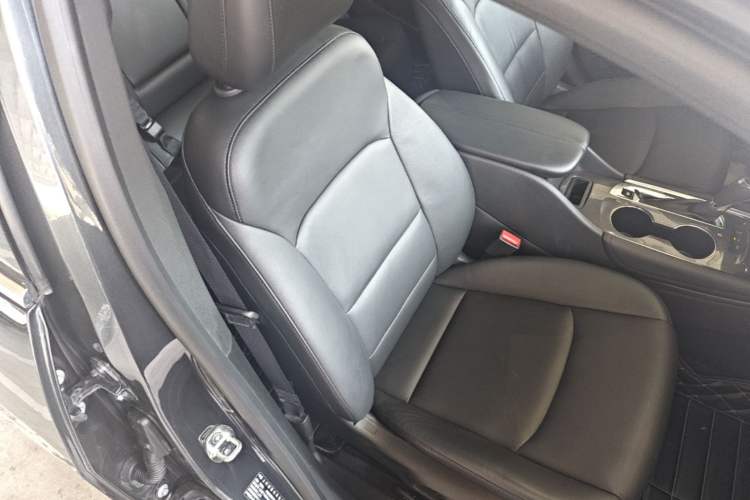 Used Chevrolet Malibu XL 2018 530T Automatic RuiChi Edition Right Front Seat