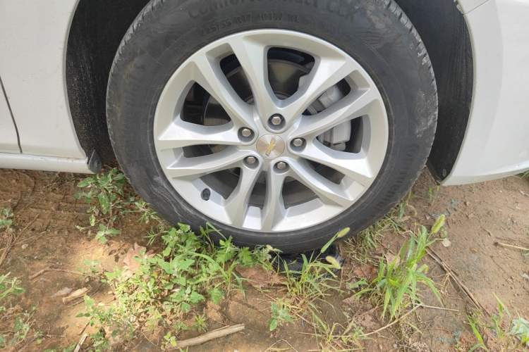 Used Chevrolet Malibu XL 2018 530T Automatic RuiChi Edition Right Front Wheel Hub