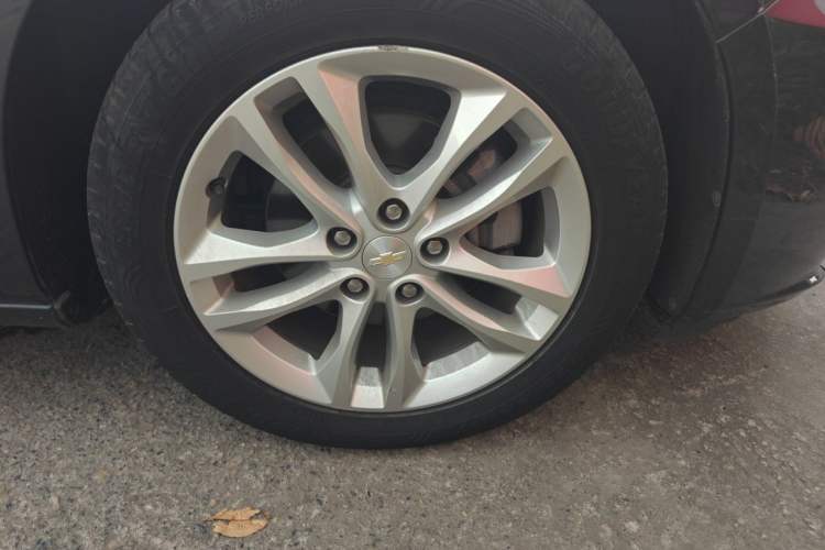 Used Chevrolet Malibu XL 2018 530T Automatic RuiChi Edition Right Front Wheel Hub