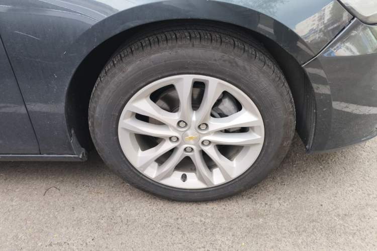 Used Chevrolet Malibu XL 2018 530T Automatic RuiChi Edition Right Front Wheel Hub