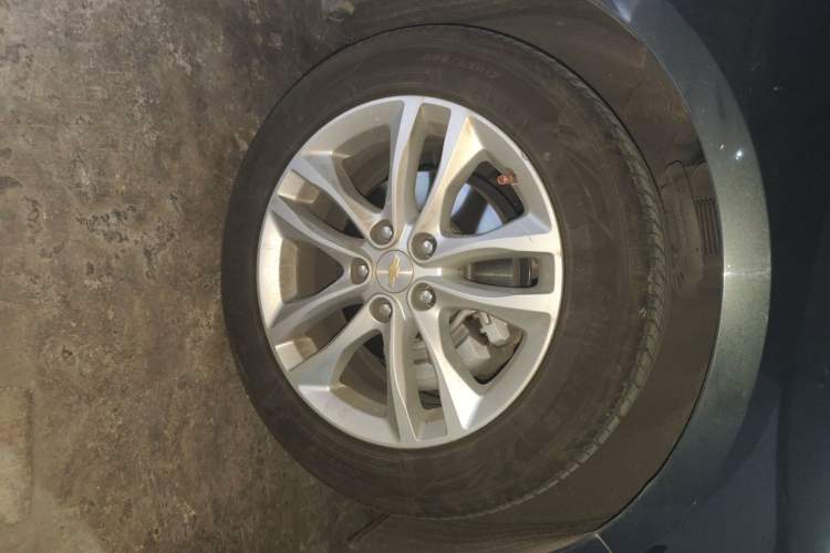 Used Chevrolet Malibu XL 2018 530T Automatic RuiChi Edition Right Front Wheel Hub