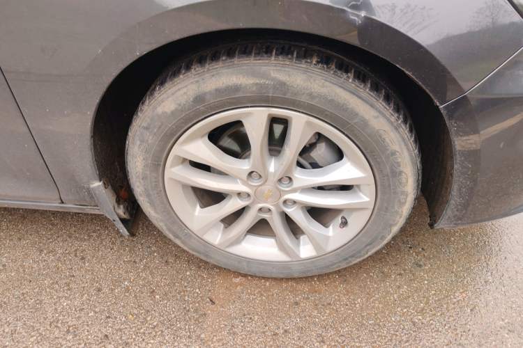 Used Chevrolet Malibu XL 2018 530T Automatic RuiChi Edition Right Front Wheel Hub