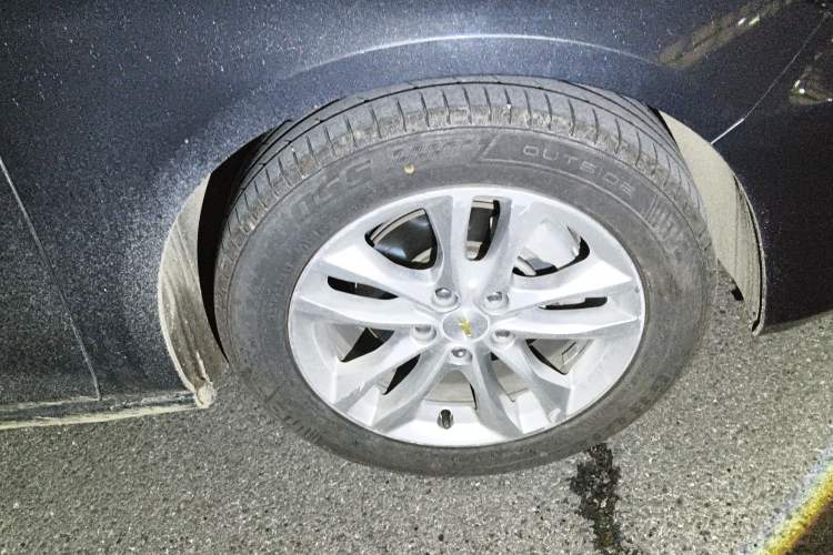 Used Chevrolet Malibu XL 2018 530T Automatic RuiChi Edition Right Front Wheel Hub