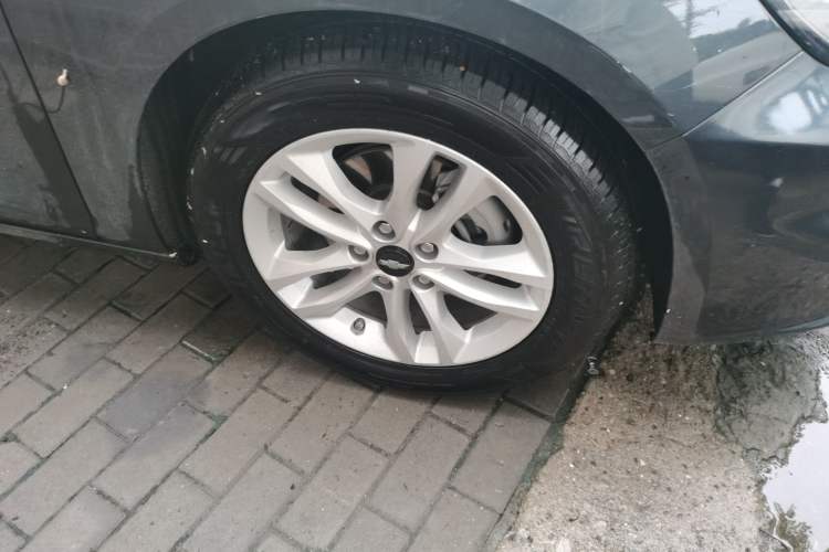 Used Chevrolet Malibu XL 2018 530T Automatic RuiChi Edition Right Front Wheel Hub