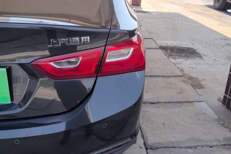 Used Chevrolet Malibu XL 2018 530T Automatic Luxury Edition Right Rear Taillight