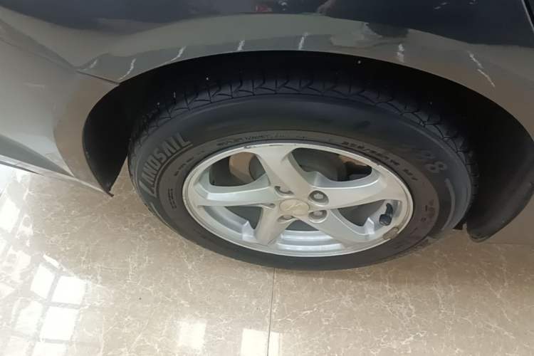 Used Chevrolet Malibu XL 2018 530T Automatic Luxury Edition Right Rear Wheel Hub