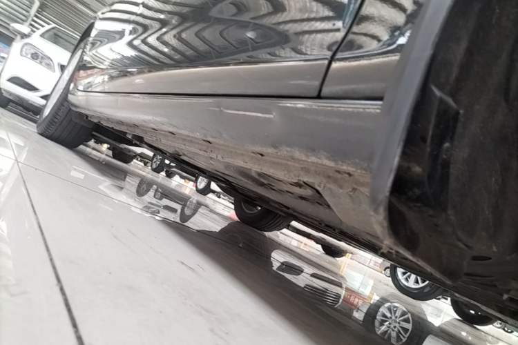 Used Chevrolet Malibu XL 2018 530T Automatic RuiChi Edition Right Side Sill