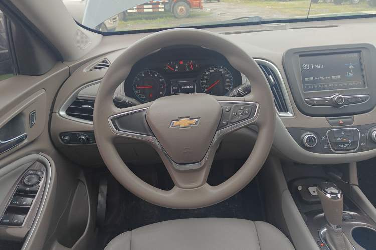 Used Chevrolet Malibu XL 2018 530T Automatic Luxury Edition Steering Wheel