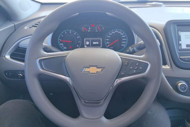 Used Chevrolet Malibu XL 2018 530T Automatic Luxury Edition Steering Wheel