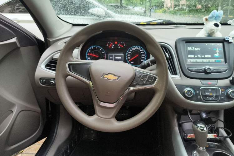 Used Chevrolet Malibu XL 2018 530T Automatic Luxury Edition Steering Wheel
