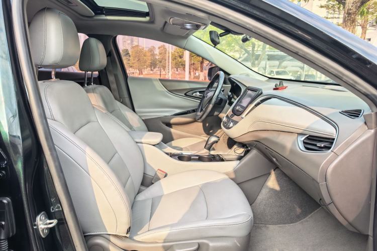 Used Chevrolet Malibu XL 2018 530T Automatic Luxury Edition Right Front Seat